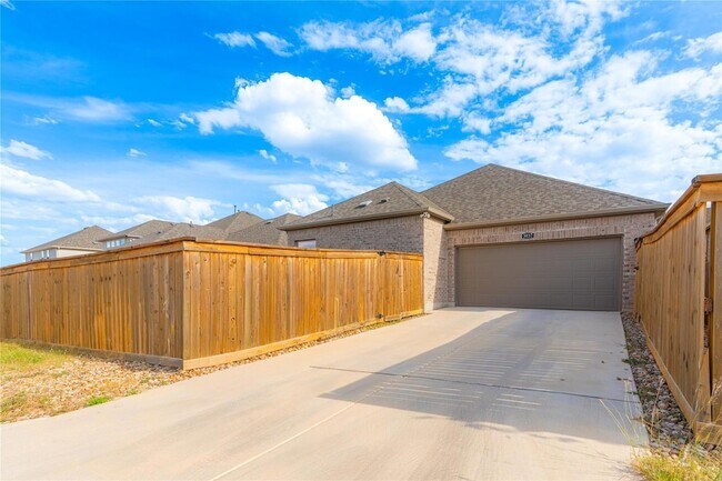 Building Photo - 3037 Sage Ranch Dr