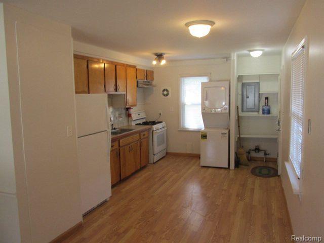 Building Photo - 30953 W Seven Mile Rd