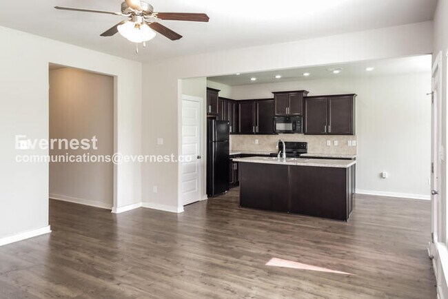 Building Photo - 120 Grip Dr