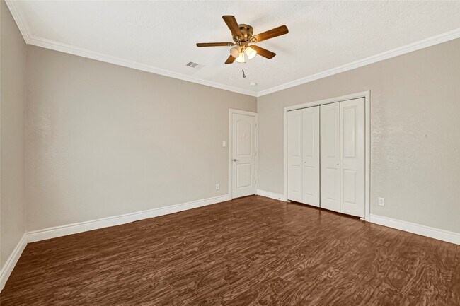 Building Photo - 7125 Gillen St
