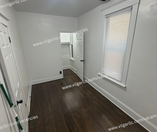 Building Photo - 1323 121st St
