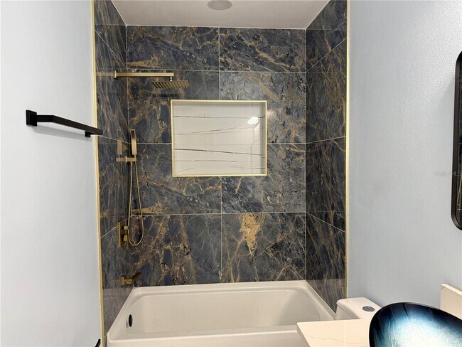 Building Photo - 139 Mayfair Cir