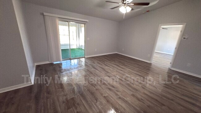 Building Photo - 1 Redwood Track Ln