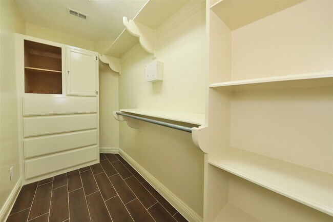 Building Photo - 8801 Snow Falls Dr