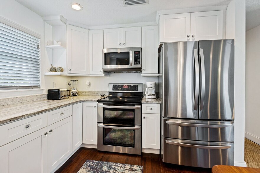 Building Photo - 4717 S Atlantic Ave