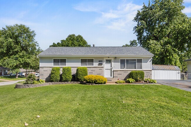 Building Photo - 855 Teson Rd