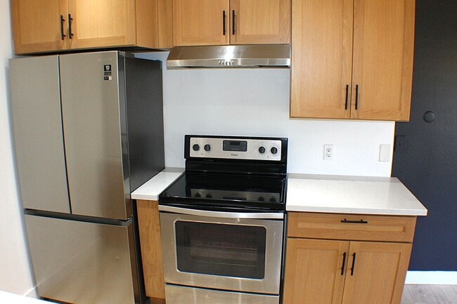 Building Photo - 1150 S Meadow Ln
