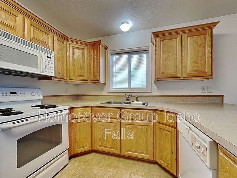 Building Photo - 3358 Briar Creek Ln