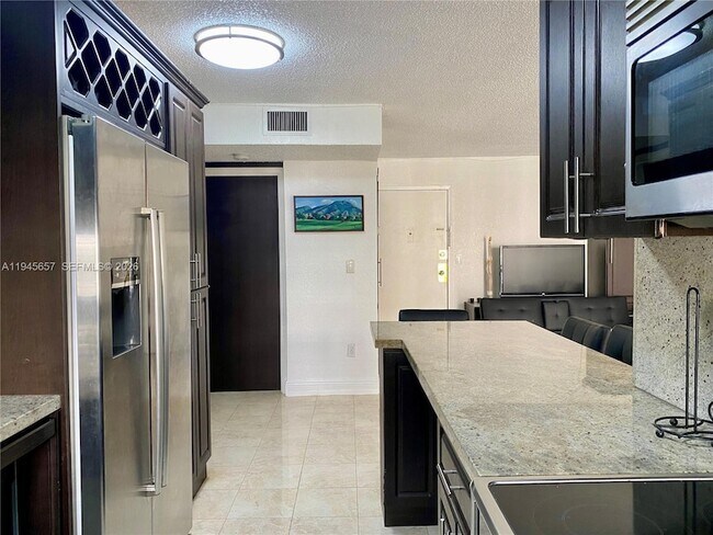 Building Photo - 17011 N Bay Rd