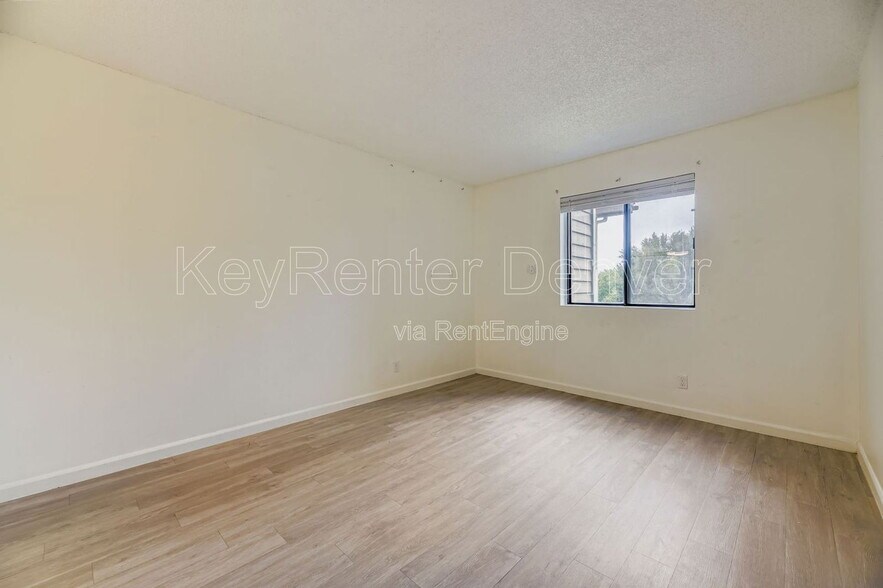 Building Photo - 2929 W Floyd Ave