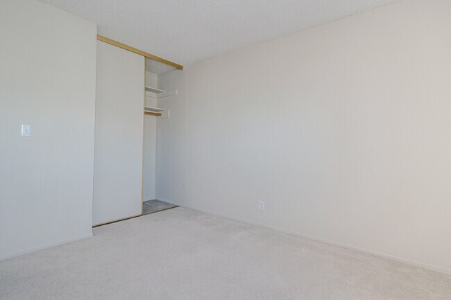 Building Photo - 1034 Shoal Dr