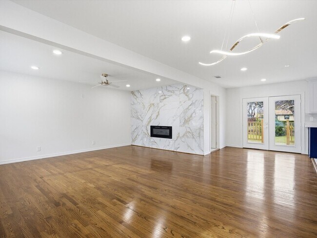 Building Photo - 10209 Casa View Dr