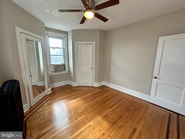 Building Photo - 1716 W Nedro Ave