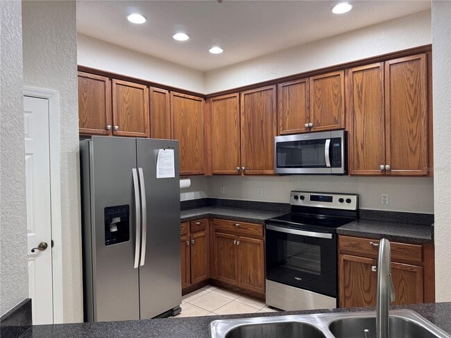 Building Photo - 3001 Greystone Loop