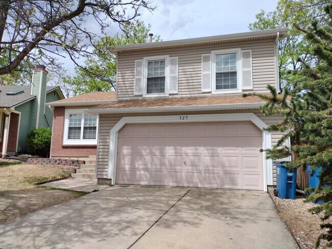 Building Photo - 4BR 2BA Home on 6015 sq ft Lot Adjacent to Open Space