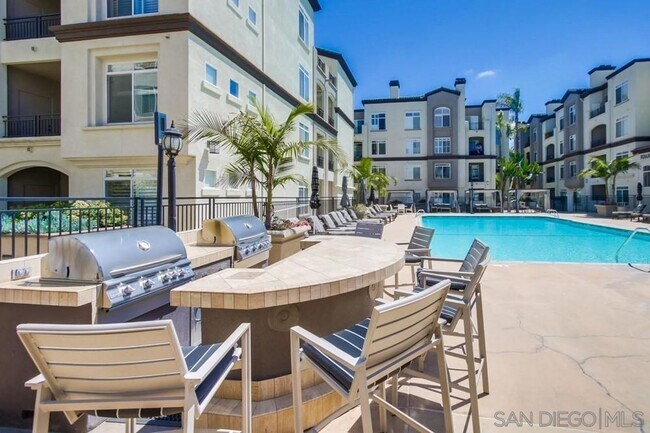 Building Photo - Luxury living in beautiful UTC, Spacious 2...