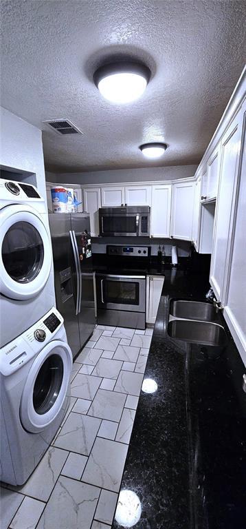 Building Photo - 8821 Coral Palms Ct