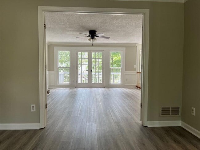 Building Photo - 1397 Wynford Gate