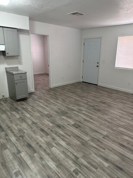 Building Photo - 1123 W Fillmore St