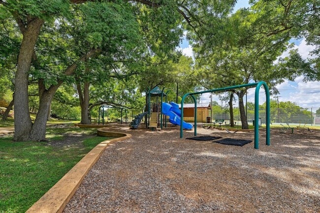 Building Photo - 3112 Freemont St