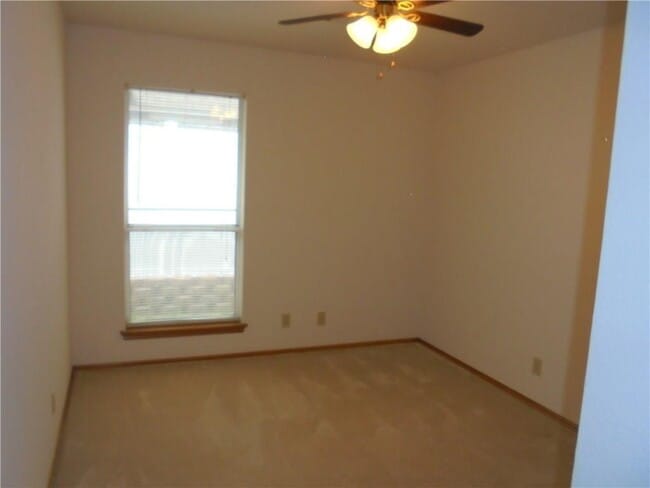 Building Photo - 1206 Windsor Pl