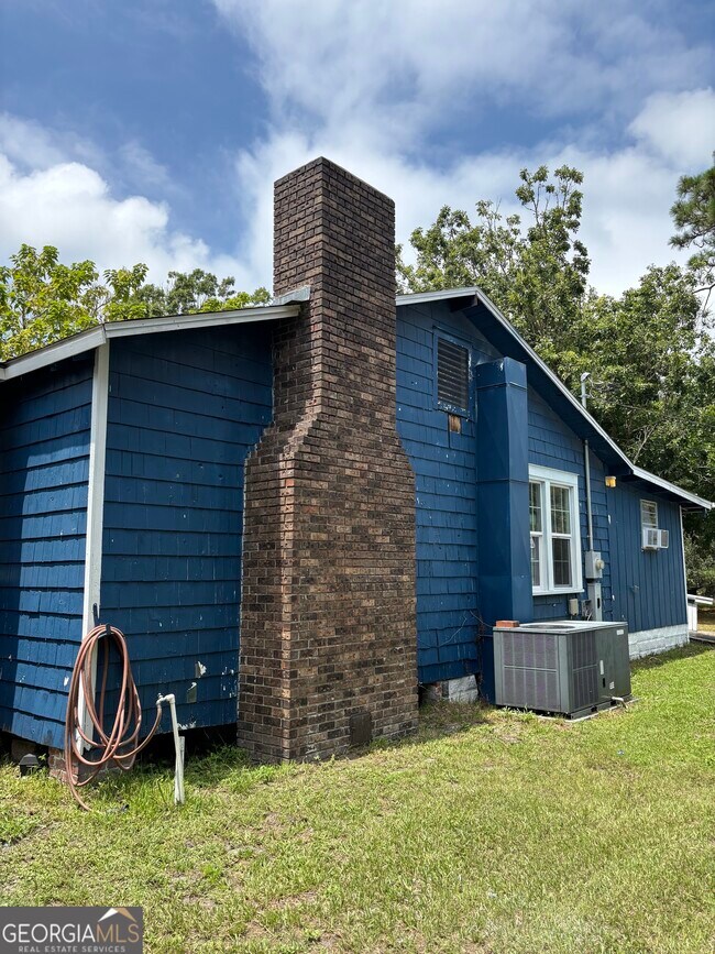 Building Photo - 44 Olympic Ln