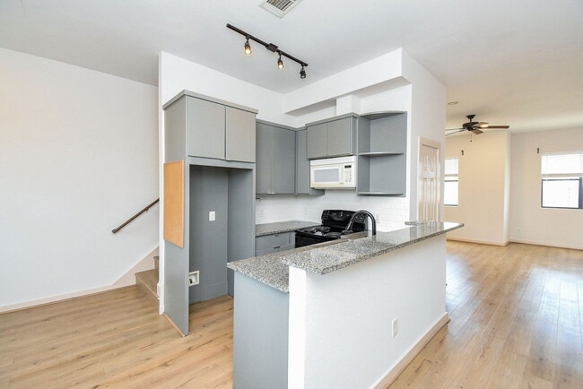 Building Photo - 4106 McKinney St