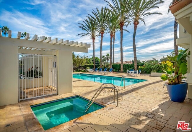 Building Photo - 6463 Zuma View Pl