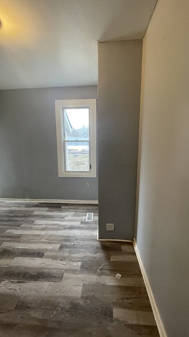 Building Photo - Cozy 1-Bedroom in Sharon – Walkable Location, Pets Welcome!