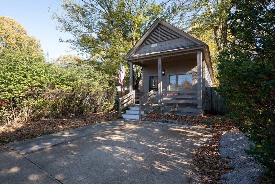 Building Photo - 880 Blythe St