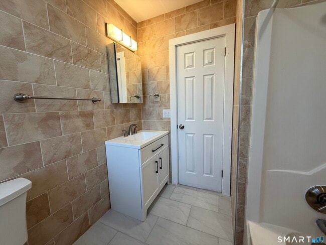 Building Photo - 156 Garfield Ave