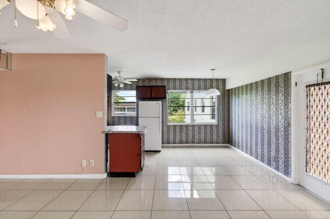 Building Photo - 116 Mansfield C