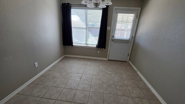 Building Photo - 5113 Blue Haven Dr
