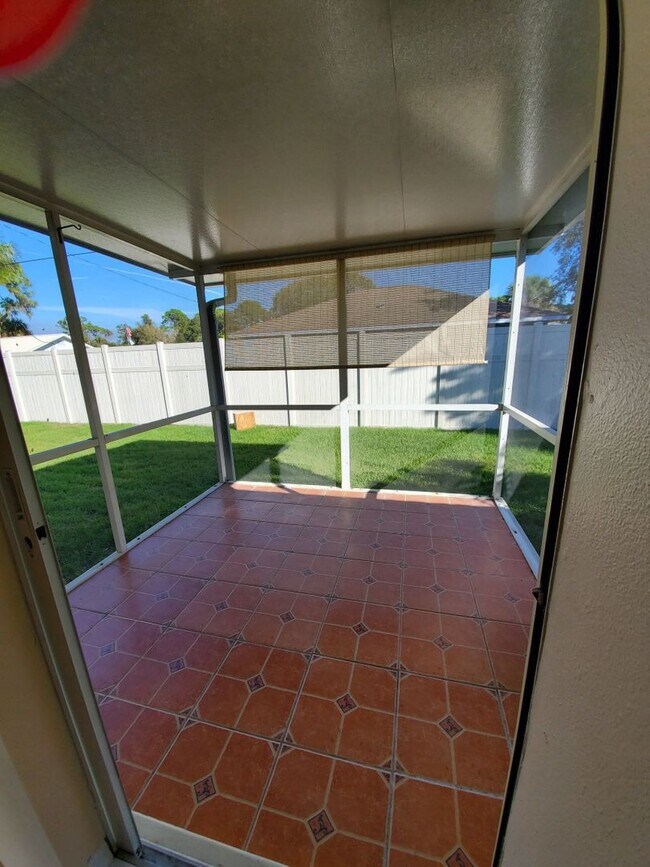 Building Photo - Venice, FL 3BR/2BA/2CG Single Family Home