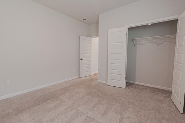 Building Photo - 780 Dusty Pine Way