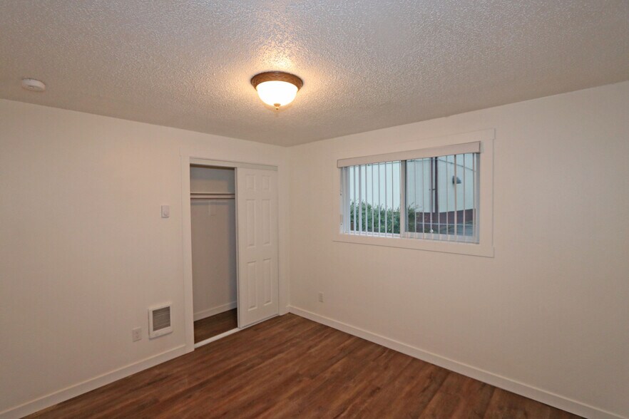 Building Photo - 1647 Salishan St SE