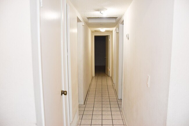 Building Photo - Cypress (125-127) South