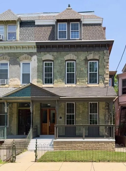 Building Photo - 709 N Duke St