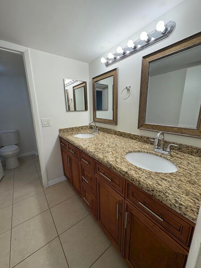 Building Photo - 6552 Arleigh Ct