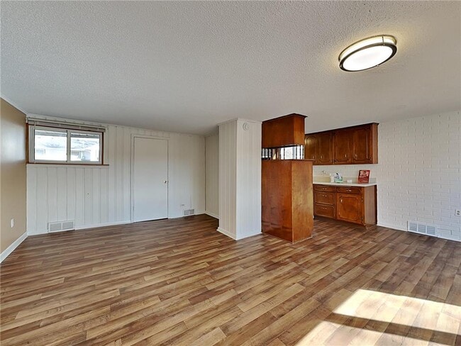 Building Photo - 2910 Louisiana Ave N