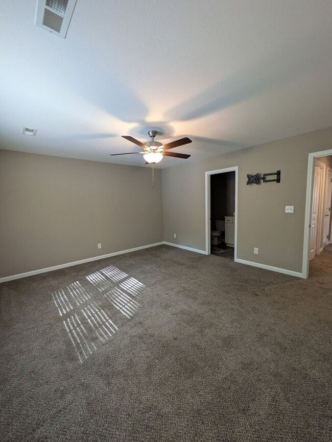 Building Photo - 2 Bedroom Condo For Rent in Sango Area!