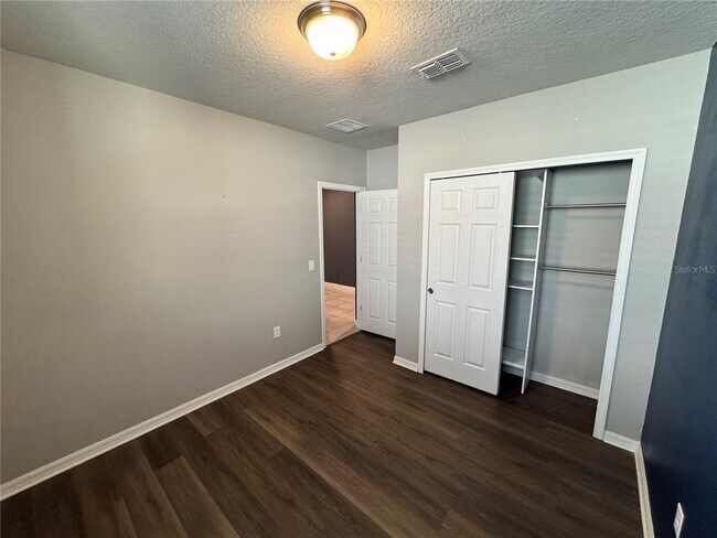 Building Photo - 512 Mckenna Dr