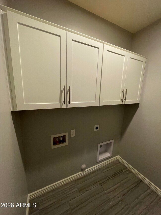 Building Photo - 10154 Theorem Dr