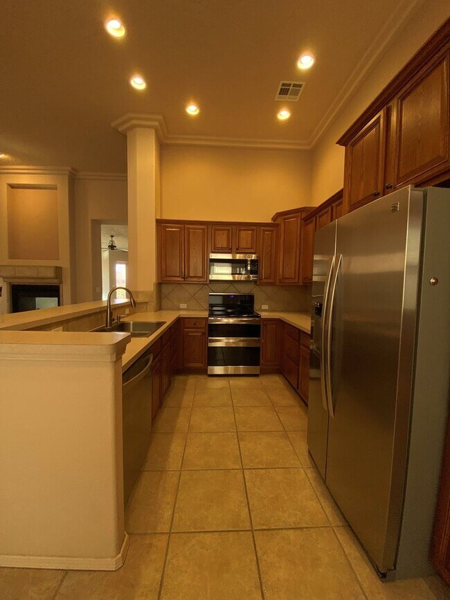 Building Photo - Beautiful home in The Boulders at Sonoma Ranch ***55 Plus Community***