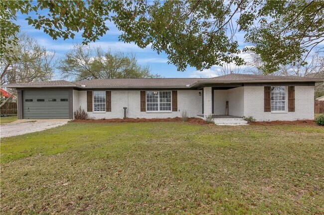 Primary Photo - 8906 Viana St