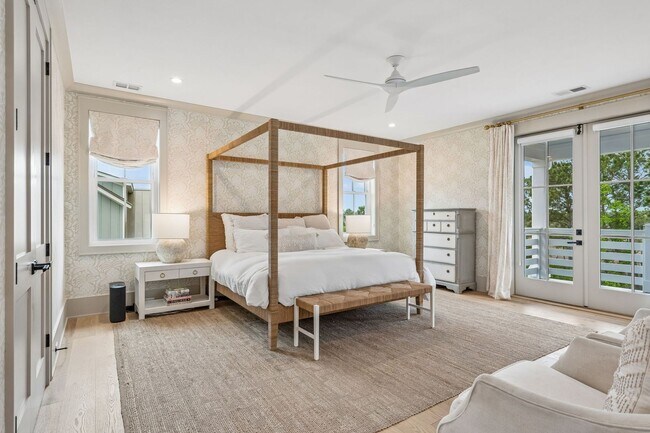 Building Photo - Beautiful 5 Bedroom Marshside Home