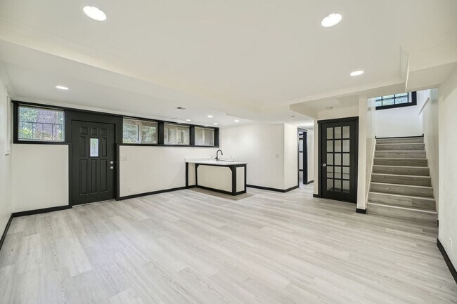 Building Photo - 4Bd/3.5Ba Medina House