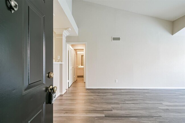Building Photo - 3231 Allen Pkwy