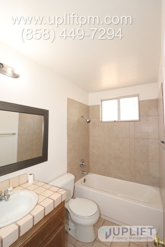 Building Photo - 15938 Caras Ct