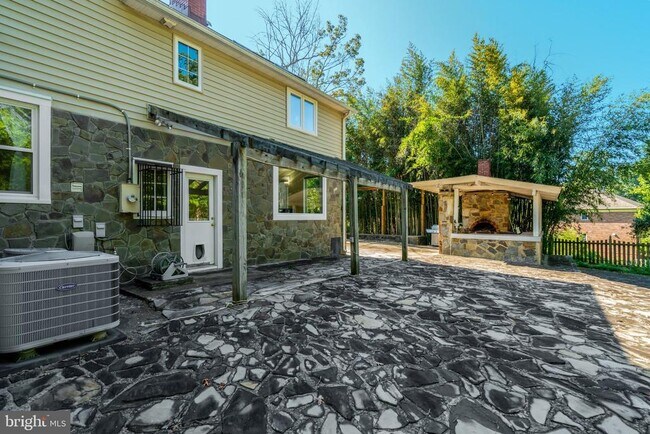 Building Photo - 3714 Hummer Rd